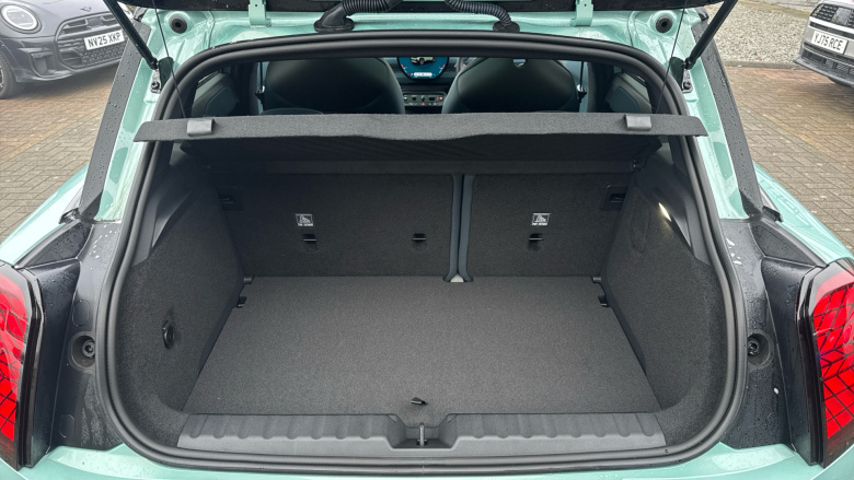 MINI Aceman 135kW E Classic 43kWh 5dr Auto Electric Hatchback